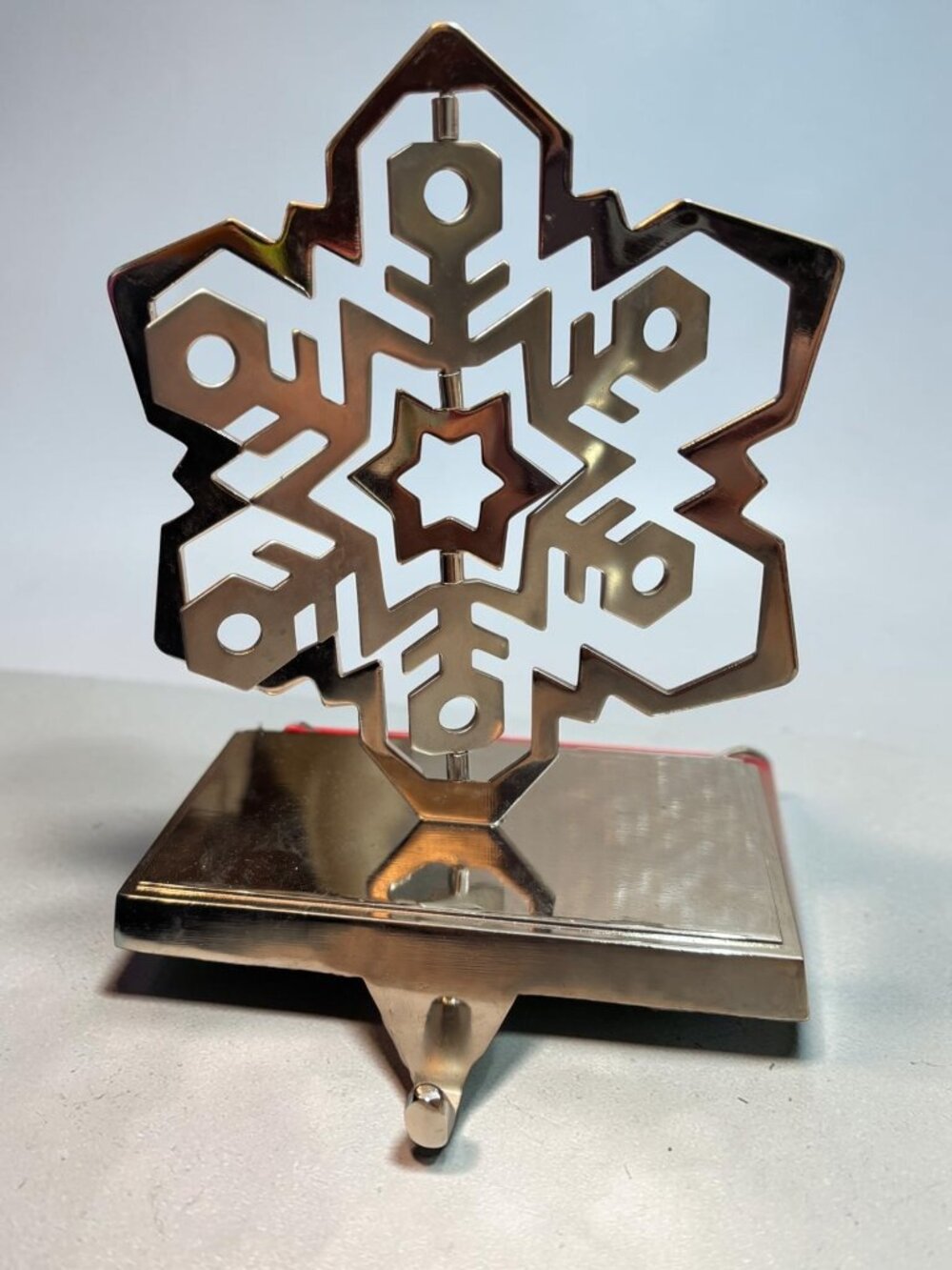 Snowflake Design Metal Stocking Holder For Mantlepiece Silver Finish Sturdy Hook